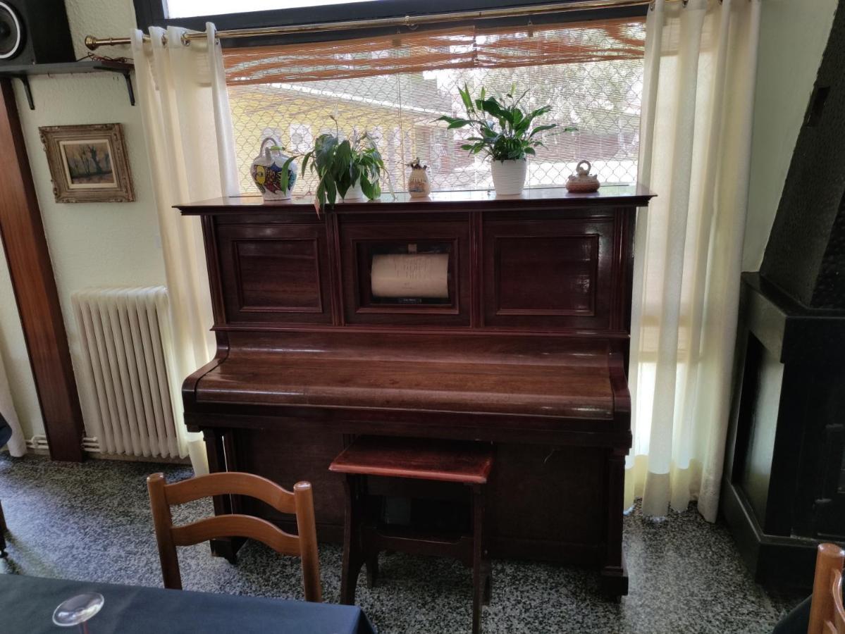 Alberg Restaurant Bellavista Санта Пау Екстериор снимка